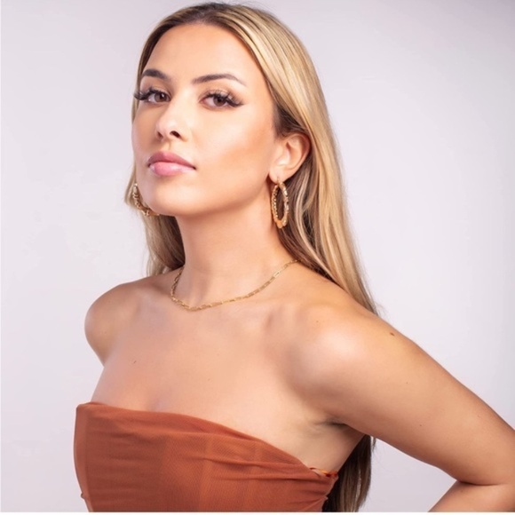 Gold 18k Gold Plated Textured Hoop Earrings - Picture 3 of 4